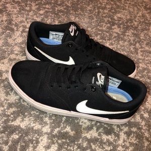 Nike SB Size 7.5 Women’s